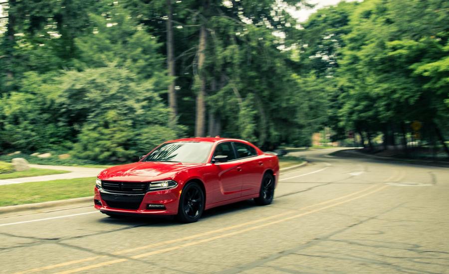  Dodge Charger SXT Blacktop 2016 года  (фото 9 из 12)